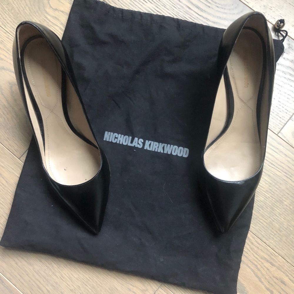 Nicholas Kirkwood - black pumps gold heel 39.5